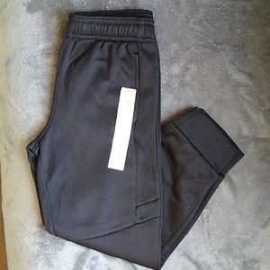 #475 BNWT size 5 boys jogger pants